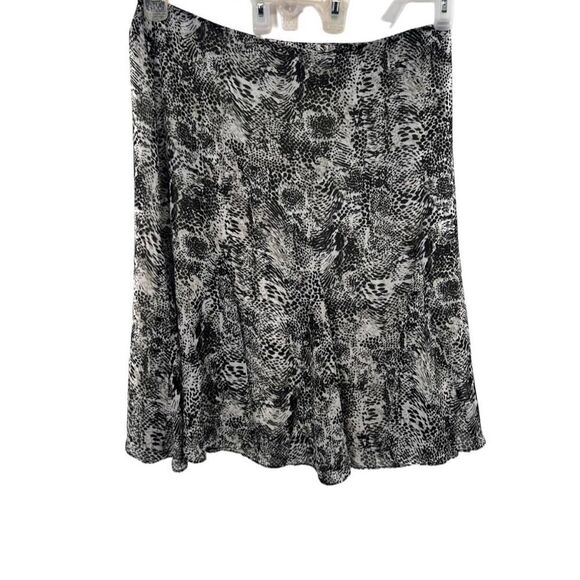Chico’s size 3 (vanity size ) skirt knee length - Picture 1 of 16